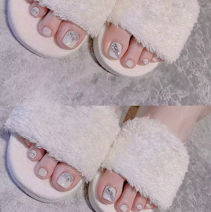 Rhinestone-Embellished Flip Flop Sandals Bowlift