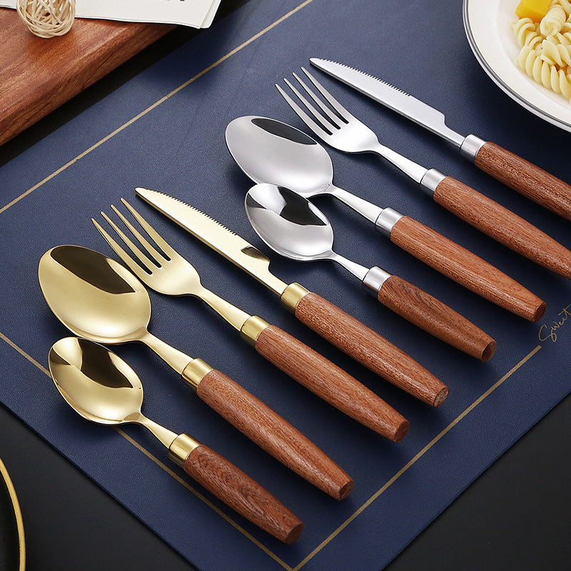 Elegant dessert spoon with ergonomic wooden handle Bowlift