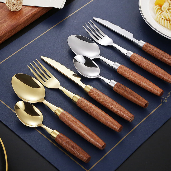 Elegant dessert spoon with ergonomic wooden handle Bowlift