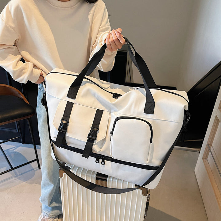 Robust Sport Duffel Bag with Multiple Exterior Pockets Bowlift