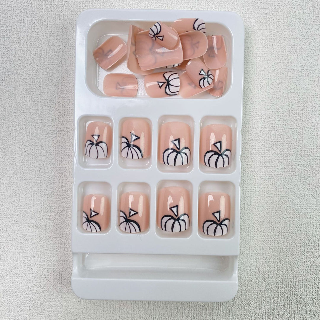 Artistic Halloween-Themed Press-On Nail Set Bowlift
