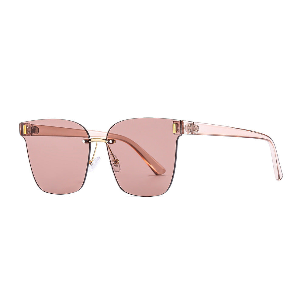 Women’s sunglasses in a modern design with a wide frame Bowlift