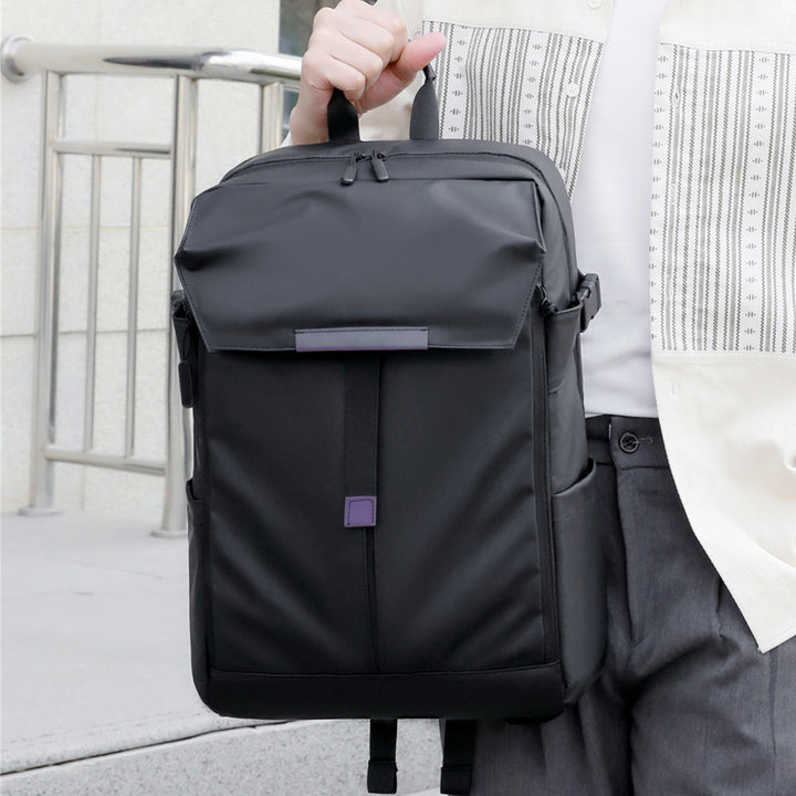 Backpack with Water-Repellent Properties From Bowlift