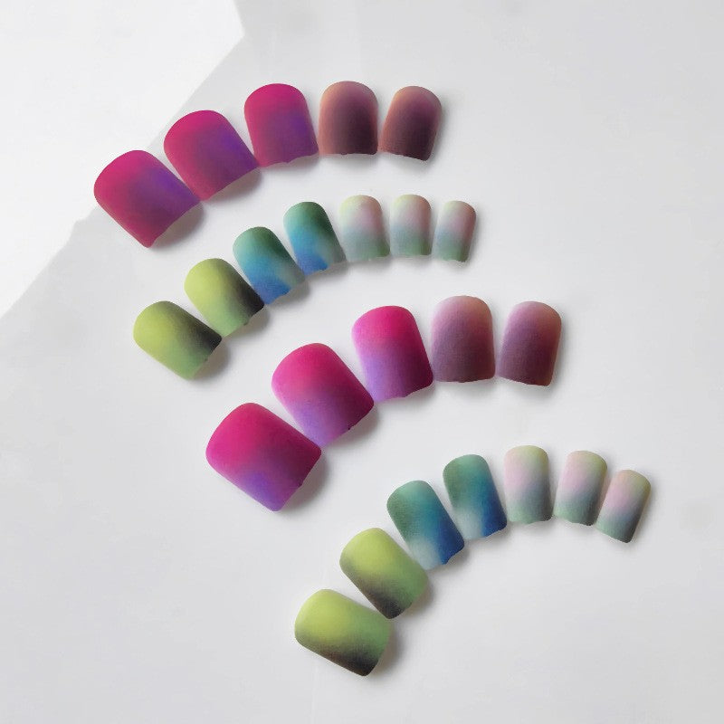 Artificial nails in elegant ombre design Bowlift