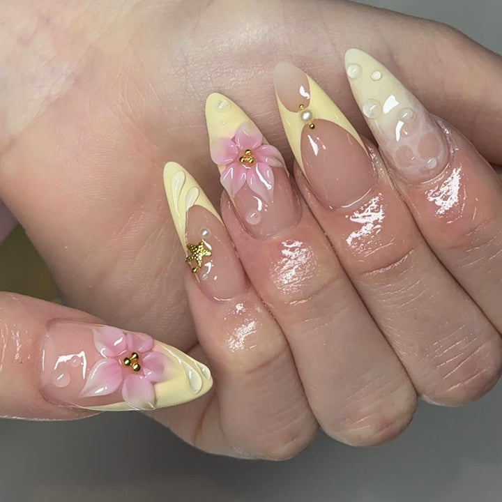 Artistic Press-On Nail Set with Floral Design Bowlift