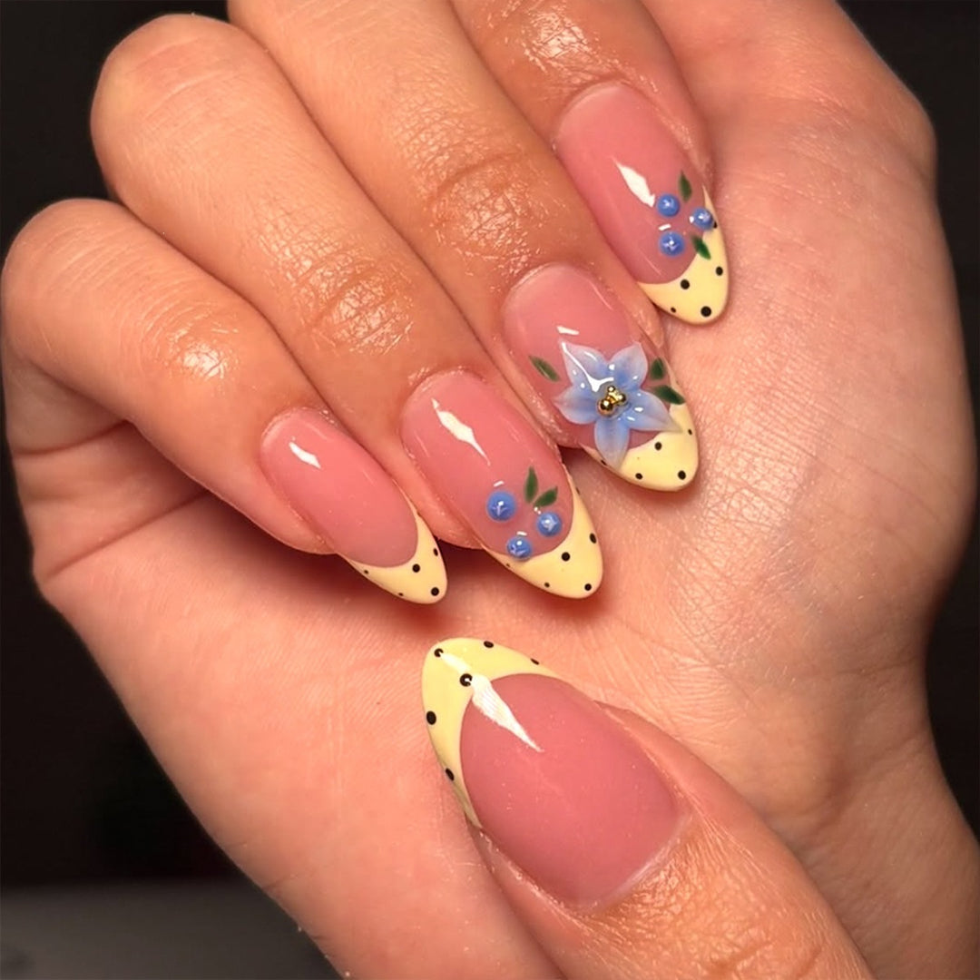 Trendy Nail Art Bowlift