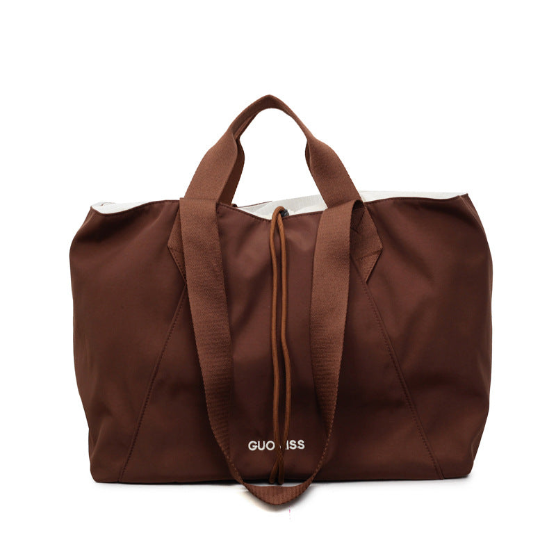 Sporty Travel Bag With Innovative Inner Pocket Bowlift