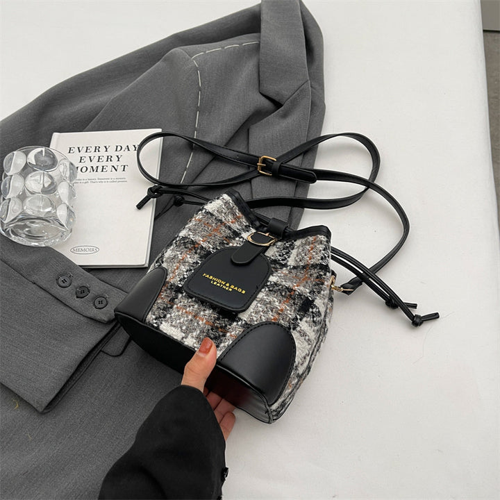 Fashionable Bucket Bag Bowlift