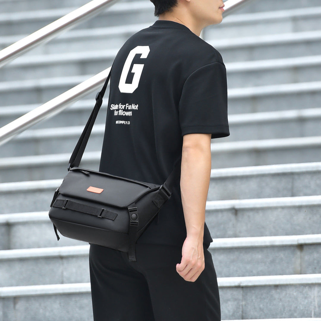 Waterproof Messenger Bag Bowlift