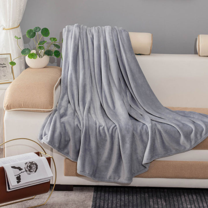 Ladies luxurious fleece blanket with soft texture Bowlift