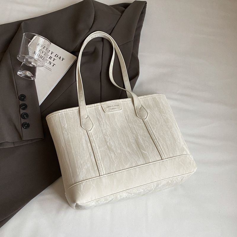 Elegant Structured Tote Bag Bowlift