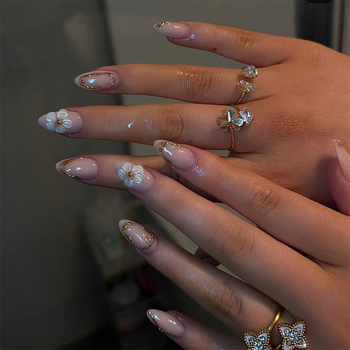 Luxurious Press-On Nail Art Set with Gold Accents Bowlift