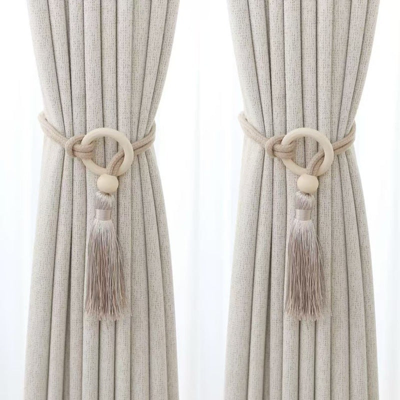 Elegant curtain tieback with tassels Bowlift