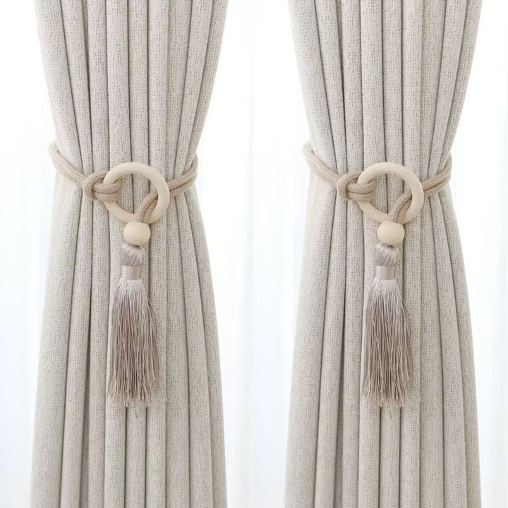 Elegant curtain tieback with tassels Bowlift