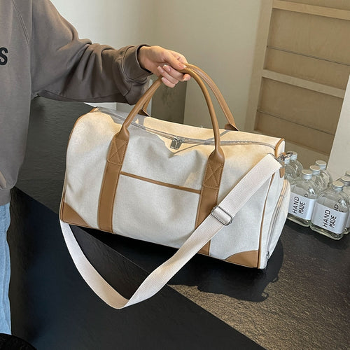 Stylish and Practical Travel Bag Made of Durable Material Bowlift