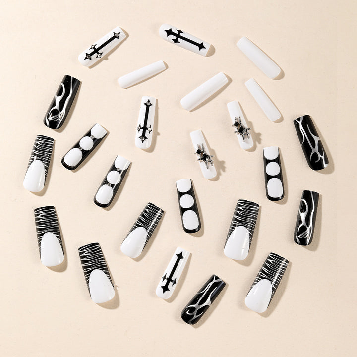 Gothic Chic Nail Art Set Bowlift