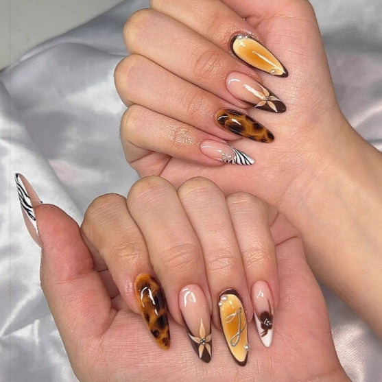 Artificial Nails in Elegant Natural Design Bowlift