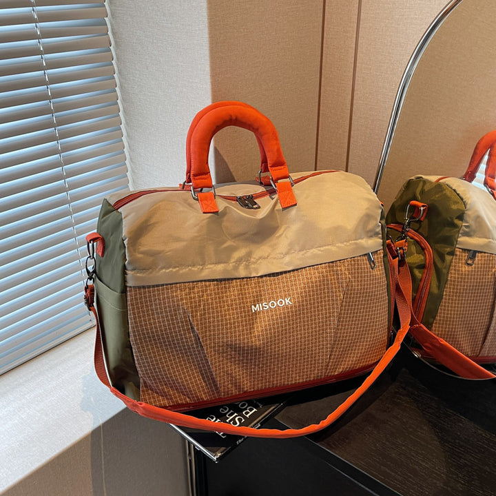 Women stylish sports and travel bag Bowlift