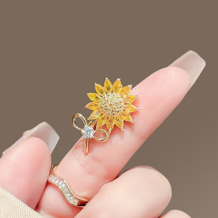 Flower brooch Bowlift