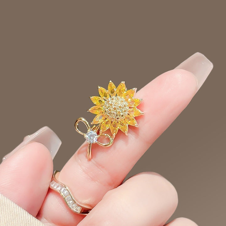 Flower brooch Bowlift