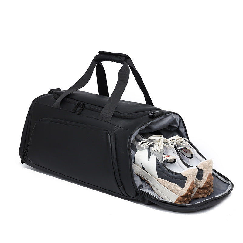 Practical sports and travel bag with organized storage space Bowlift