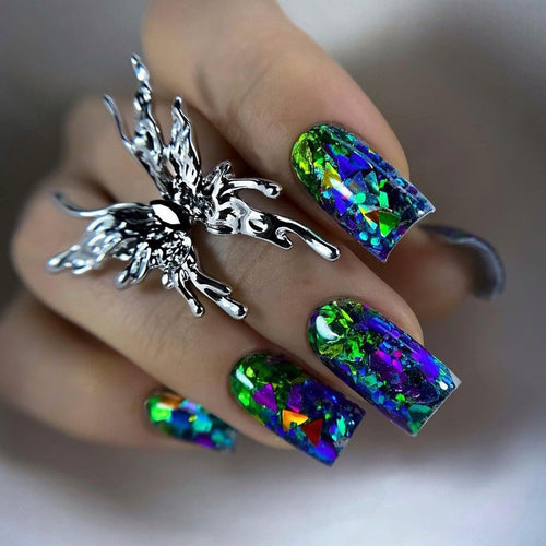 Glamorous artificial nails Bowlift