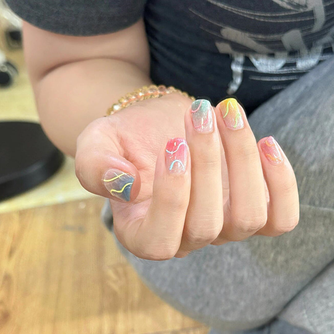 Artificial nails with colorful design Bowlift