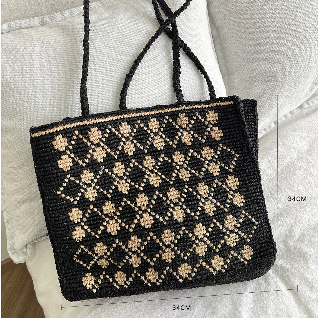 Handcrafted knit bag with floral design Bowlift