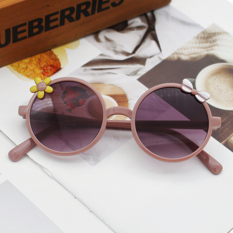 Ladies sunglasses with playful floral accents Bowlift