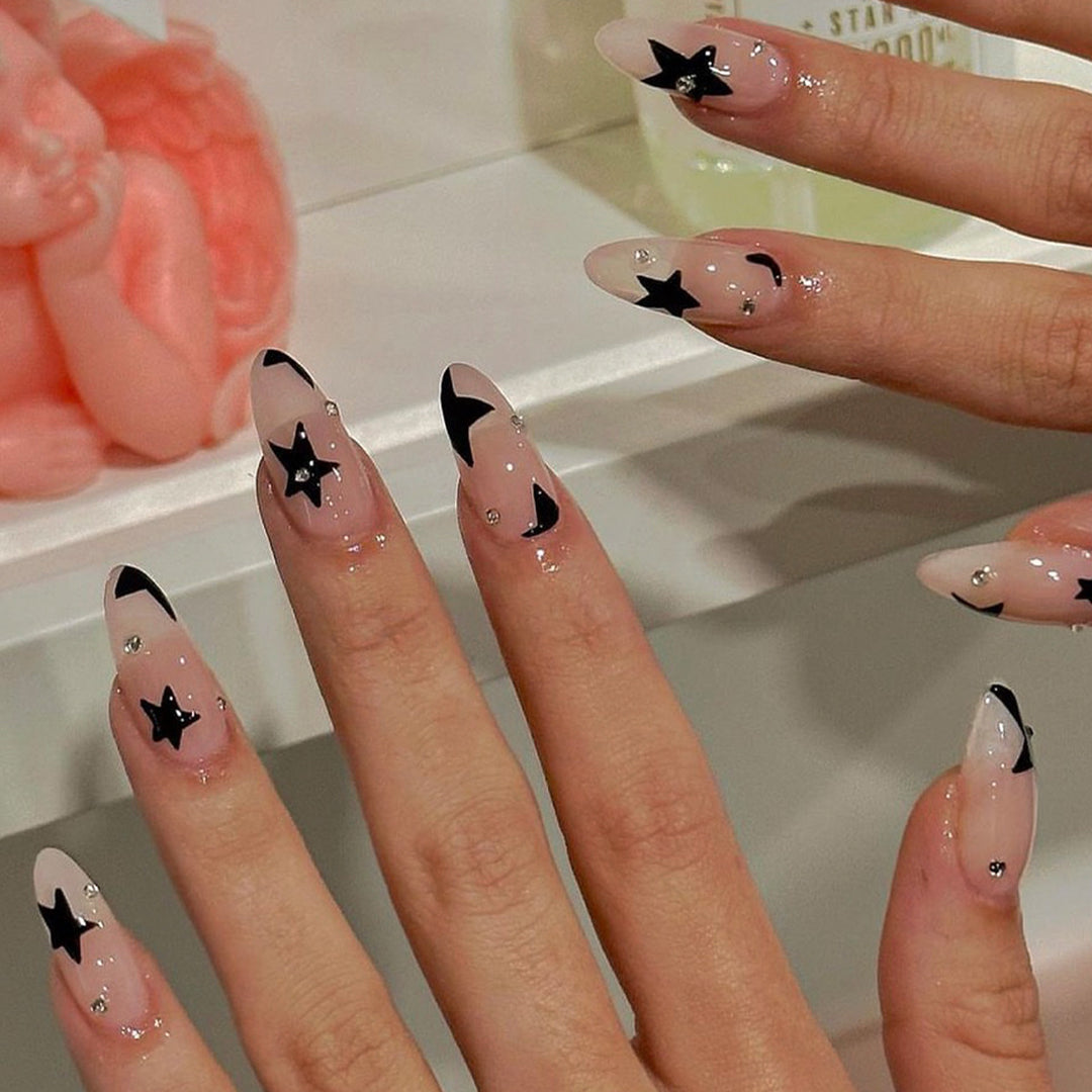 Artistic Press-On Nail Set with Star Design Bowlift