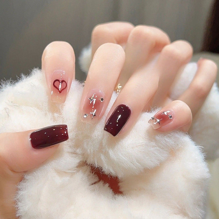 Artistic Heart Design Press-On Nail Set Bowlift