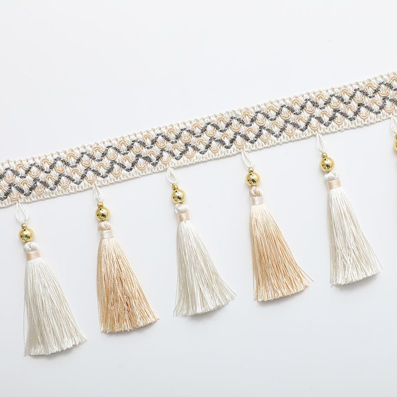 Decorative tassel trim Bowlift