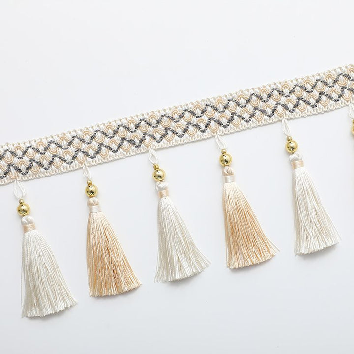 Decorative tassel trim Bowlift