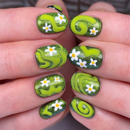Artificial nails with floral and glittering accents Bowlift