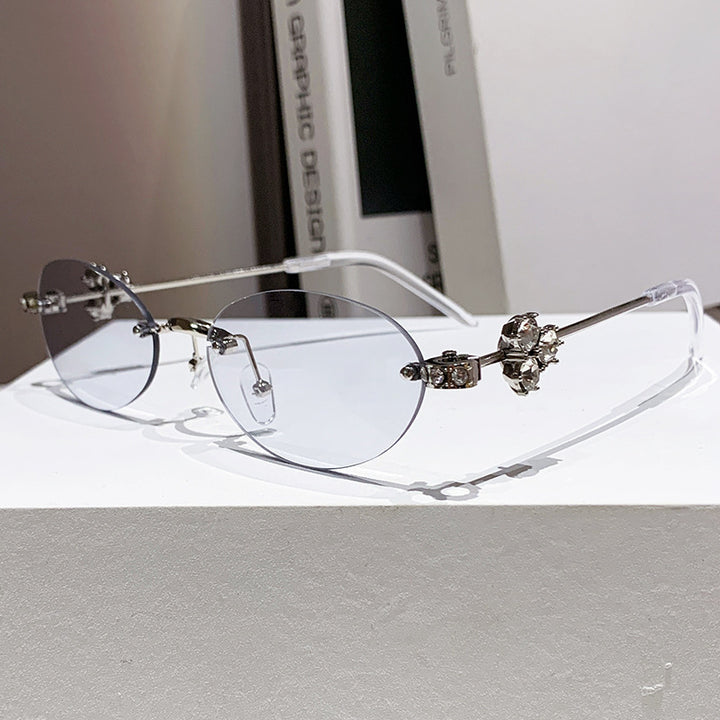 Ladies elegant sunglasses with geometric frame Bowlift