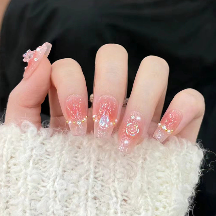 Elegant artificial nails with floral accents Bowlift