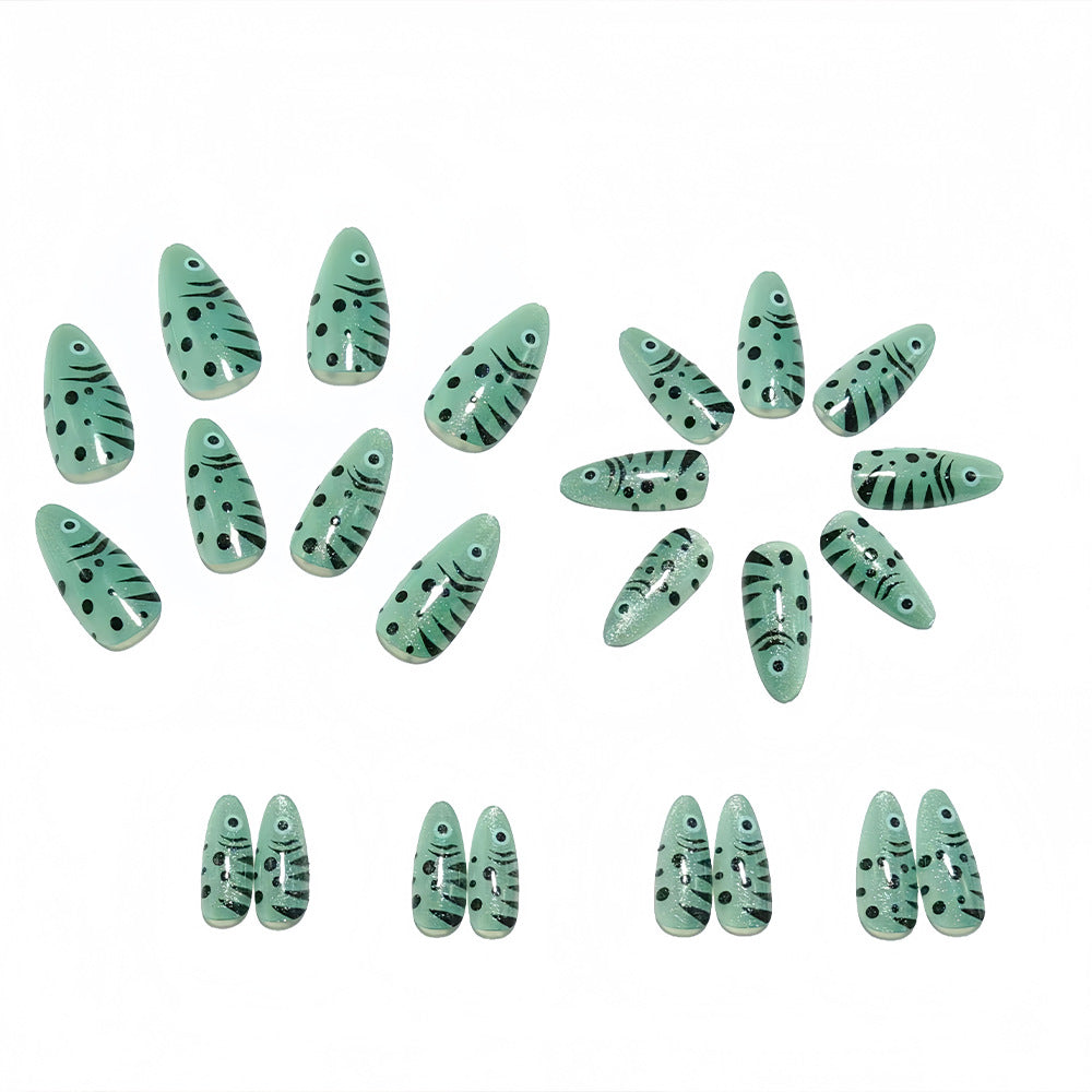 Artificial Nails in Creative Fish Design Bowlift