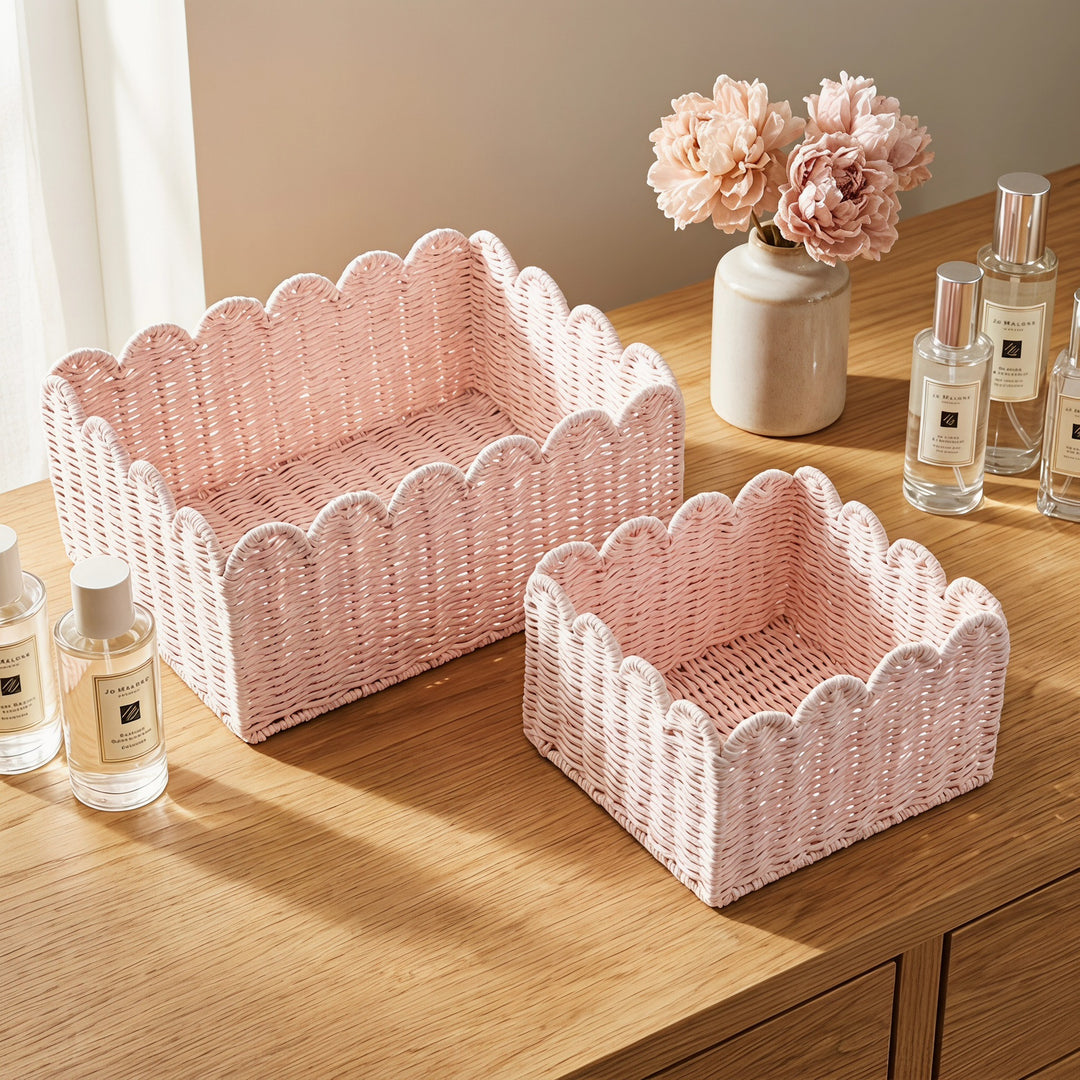 Modern storage basket with wavy edge Bowlift