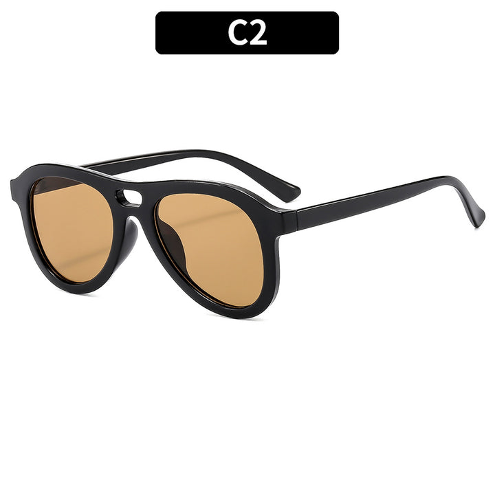 Vintage-Inspired Oversized Sunglasses