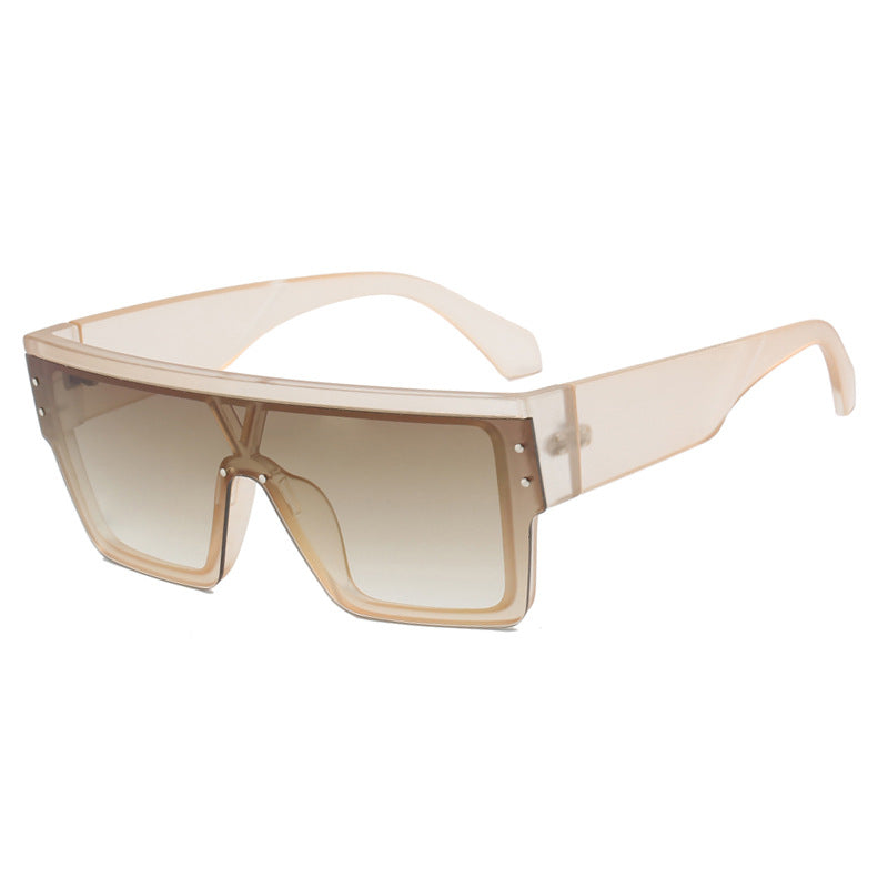 Women's fashionable sunglasses with oversized design and protective UV filter Bowlift