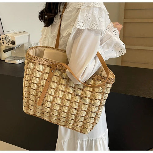 Handwoven basket bag Bowlift