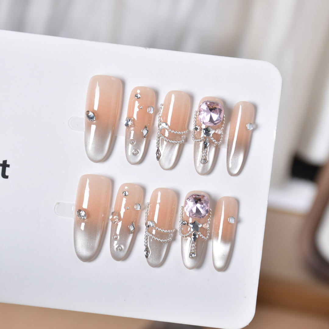 Luxury Rhinestone-Embellished Nail Art Extensions Bowlift