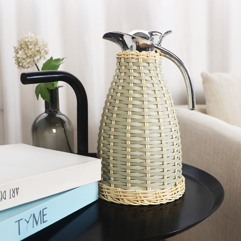 Stylish water carafe with woven design Bowlift