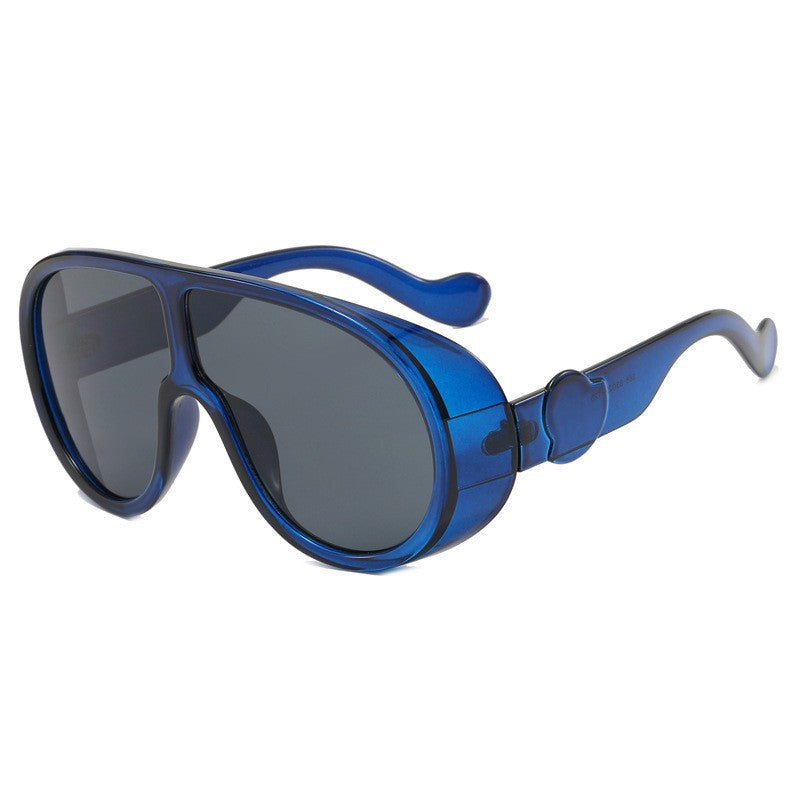 Women Sporty Oversized Sunglasses with Innovative Design Bowlift