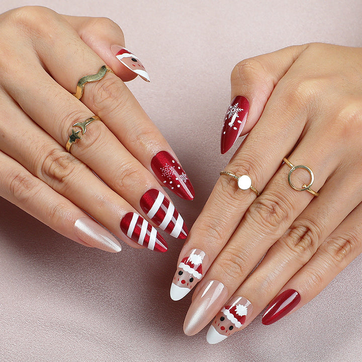 Artificial nails with festive Christmas design Bowlift