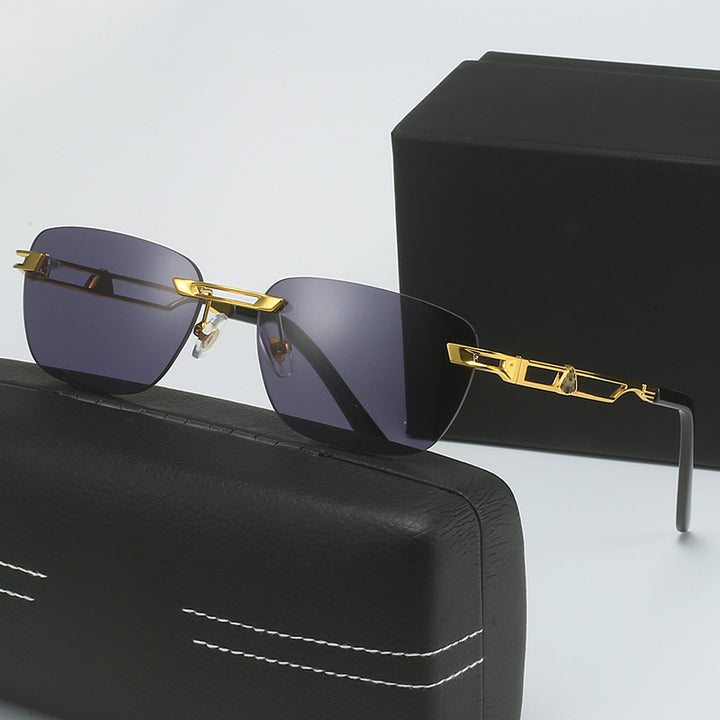 Women Designer Sunglasses with Elegant Metal Frame Bowlift