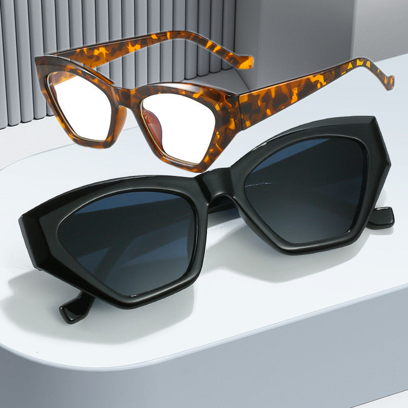 Ladies Cat-Eye Sunglasses with UV Protection Bowlift