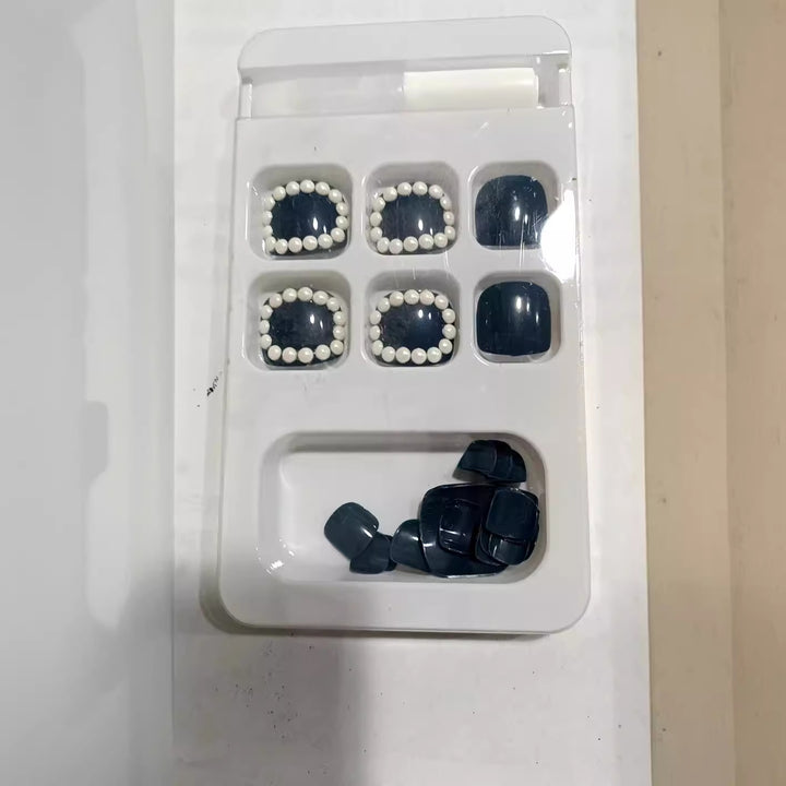 Decorative Press-On Nail Set with Pearl Accents Bowlift
