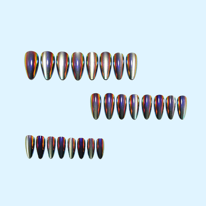 High-gloss artificial nails in modern metallic look Bowlift