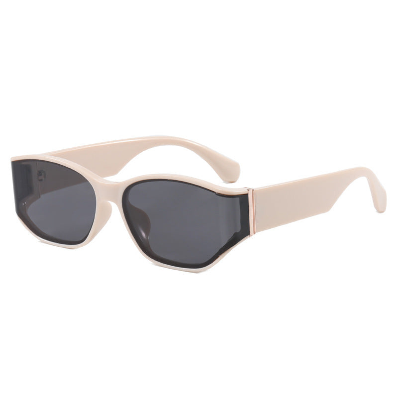 Ladies fashionable sunglasses with striking design Bowlift